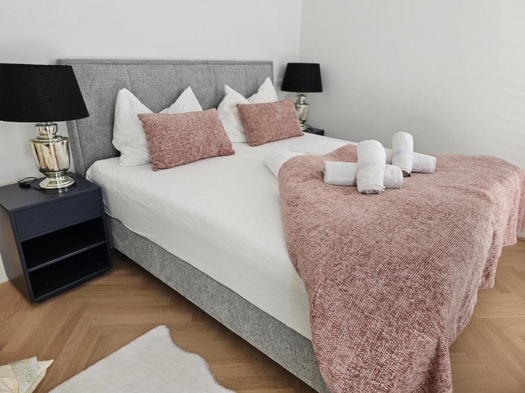 Bedroom with double bed